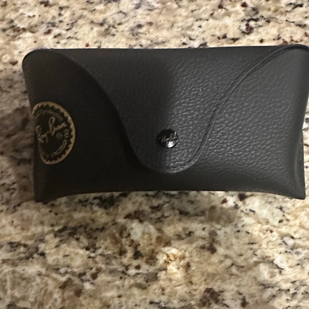 Ray-Ban Black Sunglasses with Case and Cloth - Picture 5 of 6